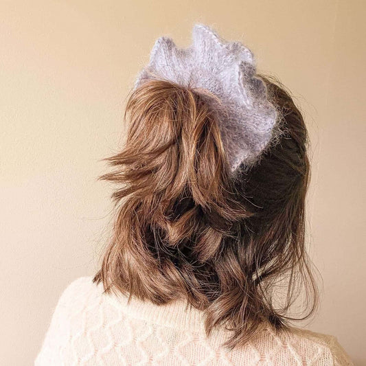 Chunky Oda Scrunchie (English & Norwegian) - Strikkeoppskrift/Pattern - Oliva Fibers & Design
