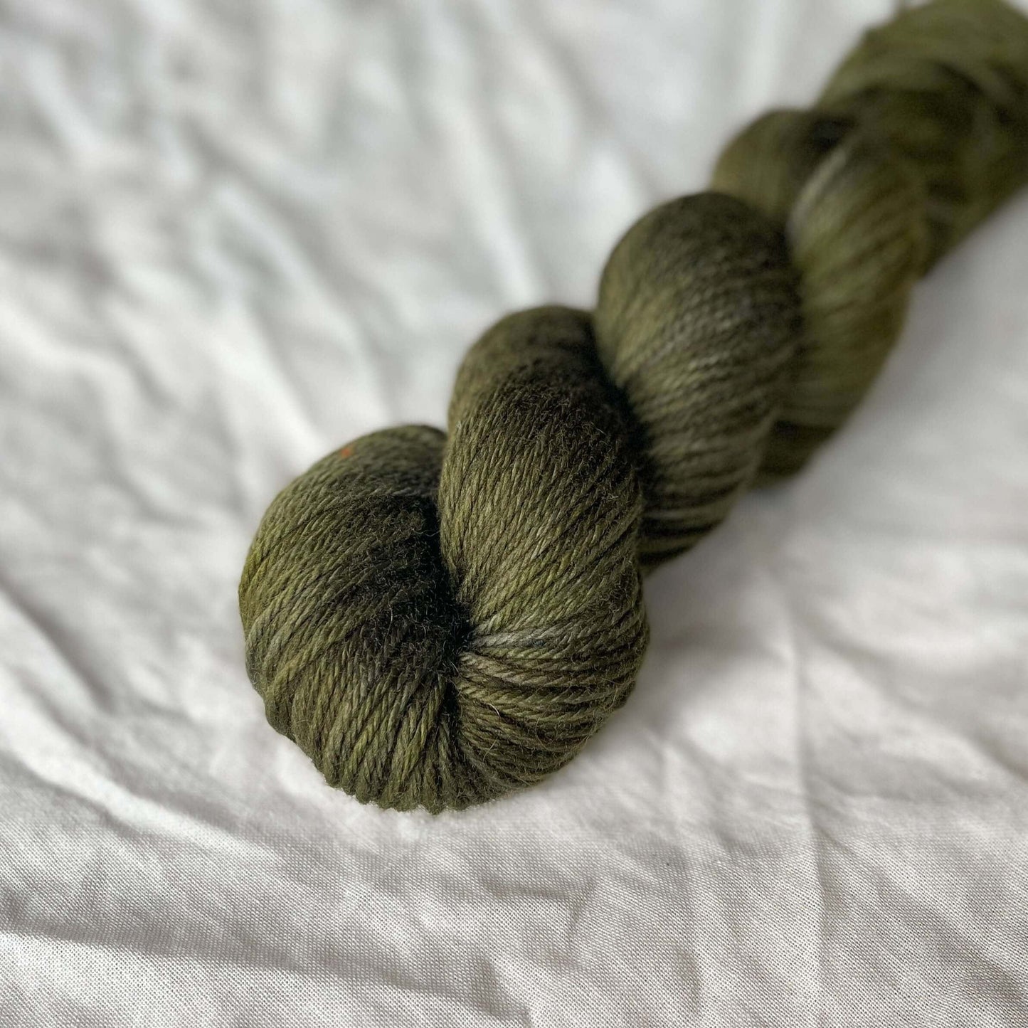 Forest Moss - Håndfarget garn - Oliva Fibers & Design