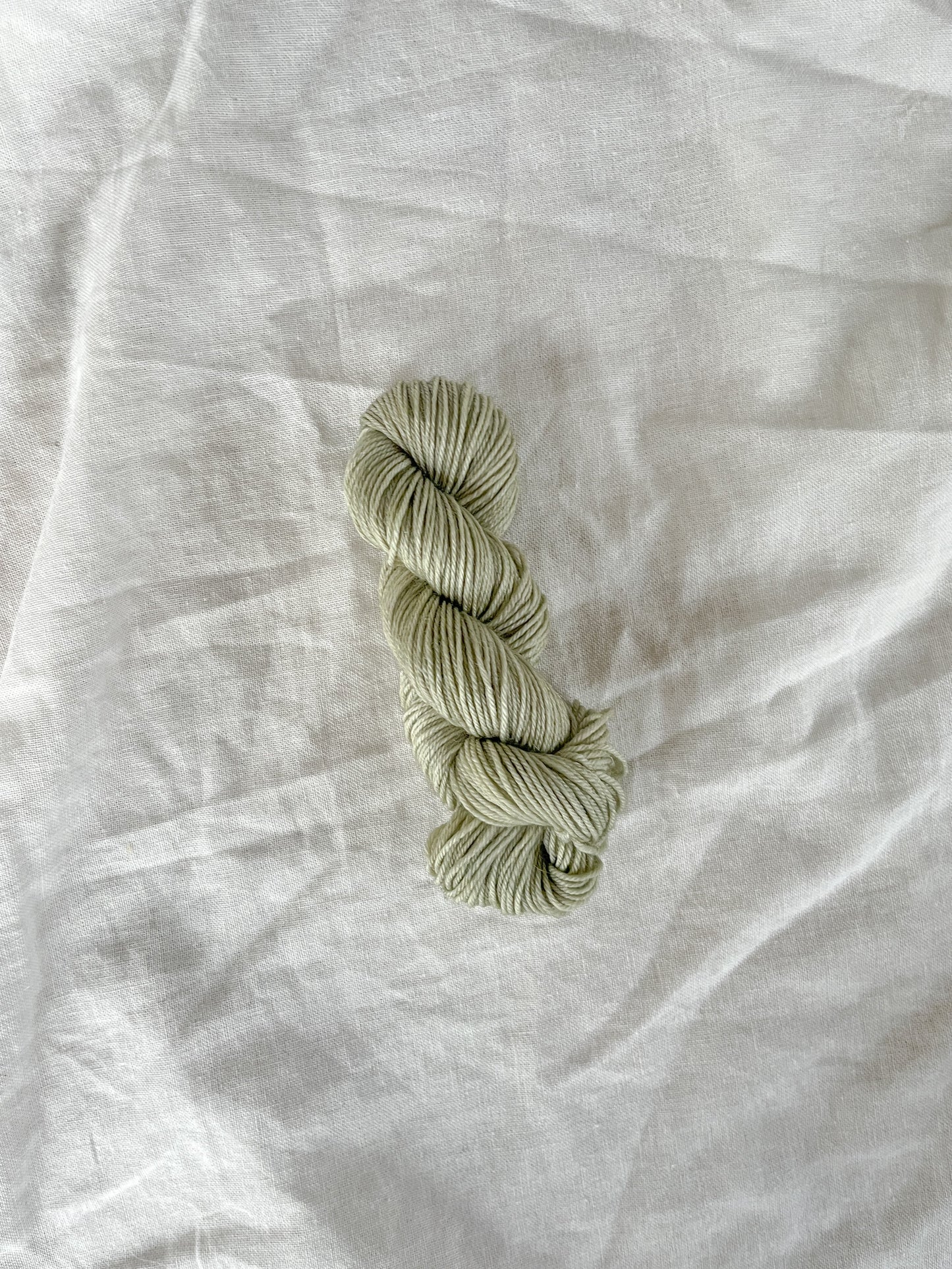 Grounded - Håndfarget garn - Oliva Fibers & Design