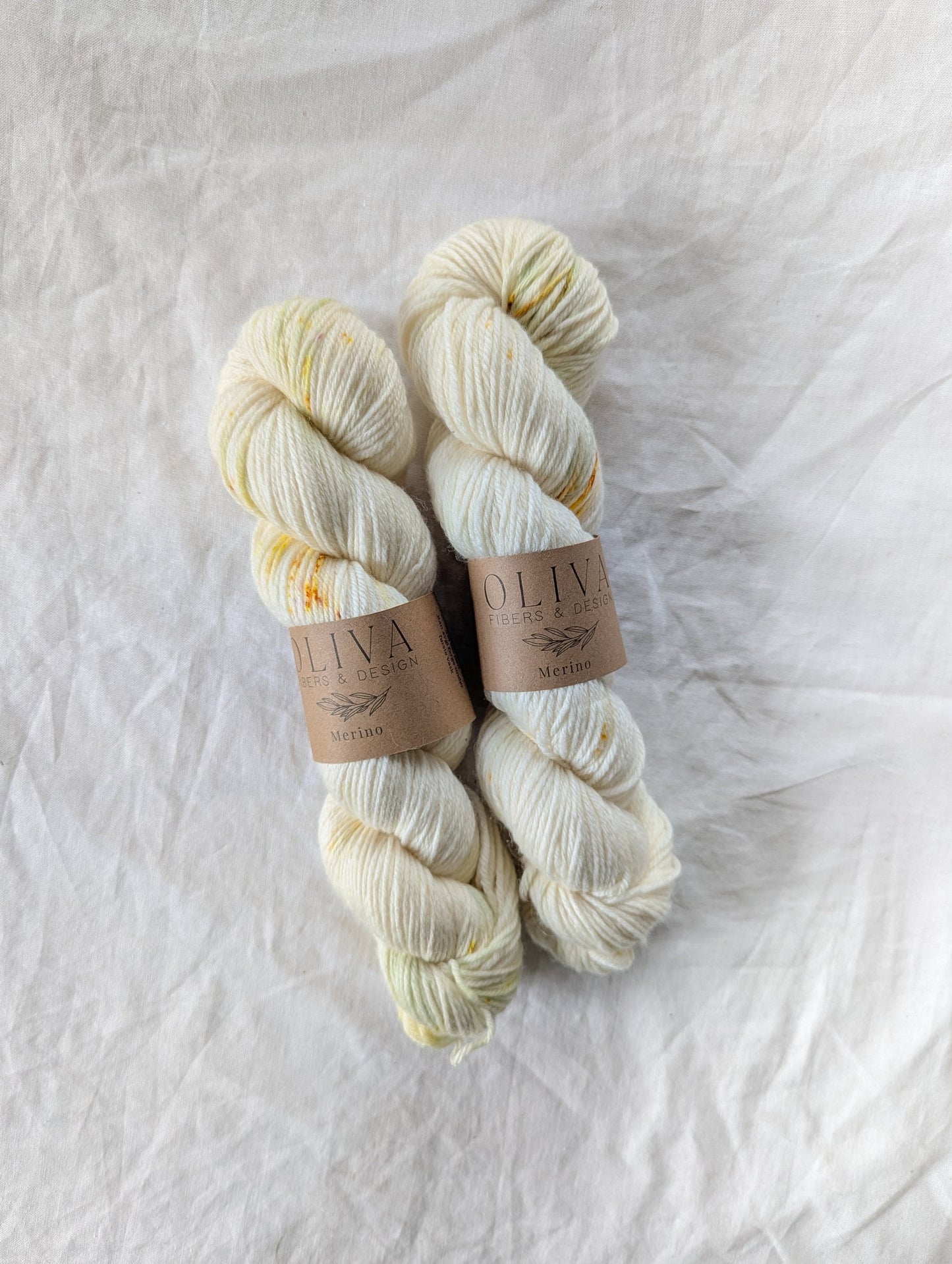 Hvitveis - Håndfarget garn - Oliva Fibers & Design