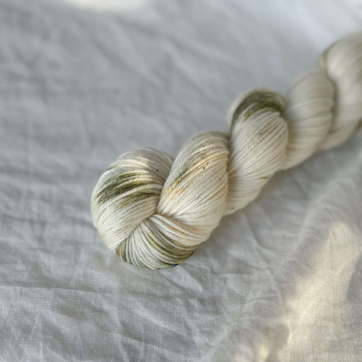 Into the Woods - Håndfarget garn - Oliva Fibers & Design