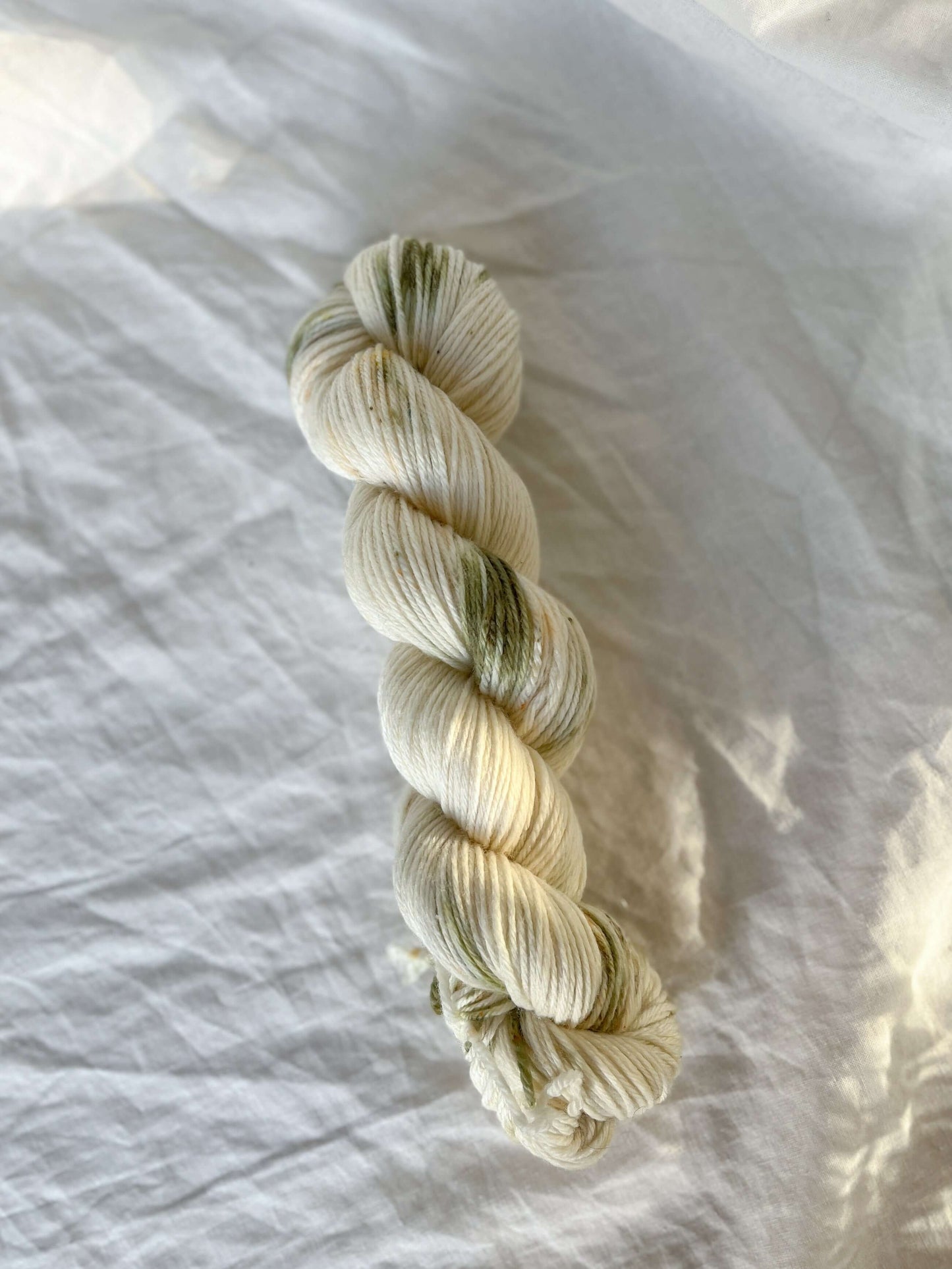 Into the Woods - Håndfarget garn - Oliva Fibers & Design