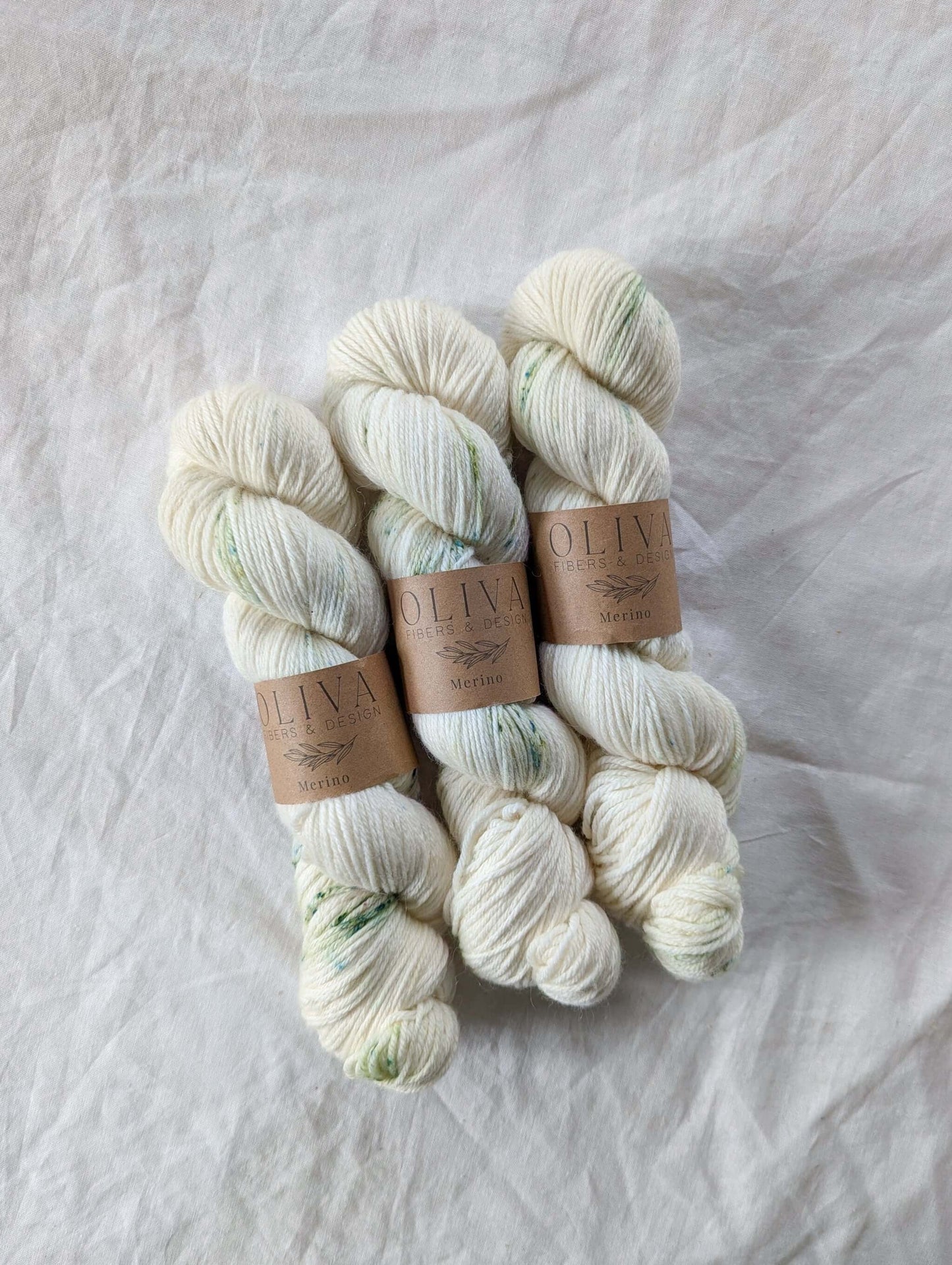 Påfugl - Håndfarget garn - Oliva Fibers & Design