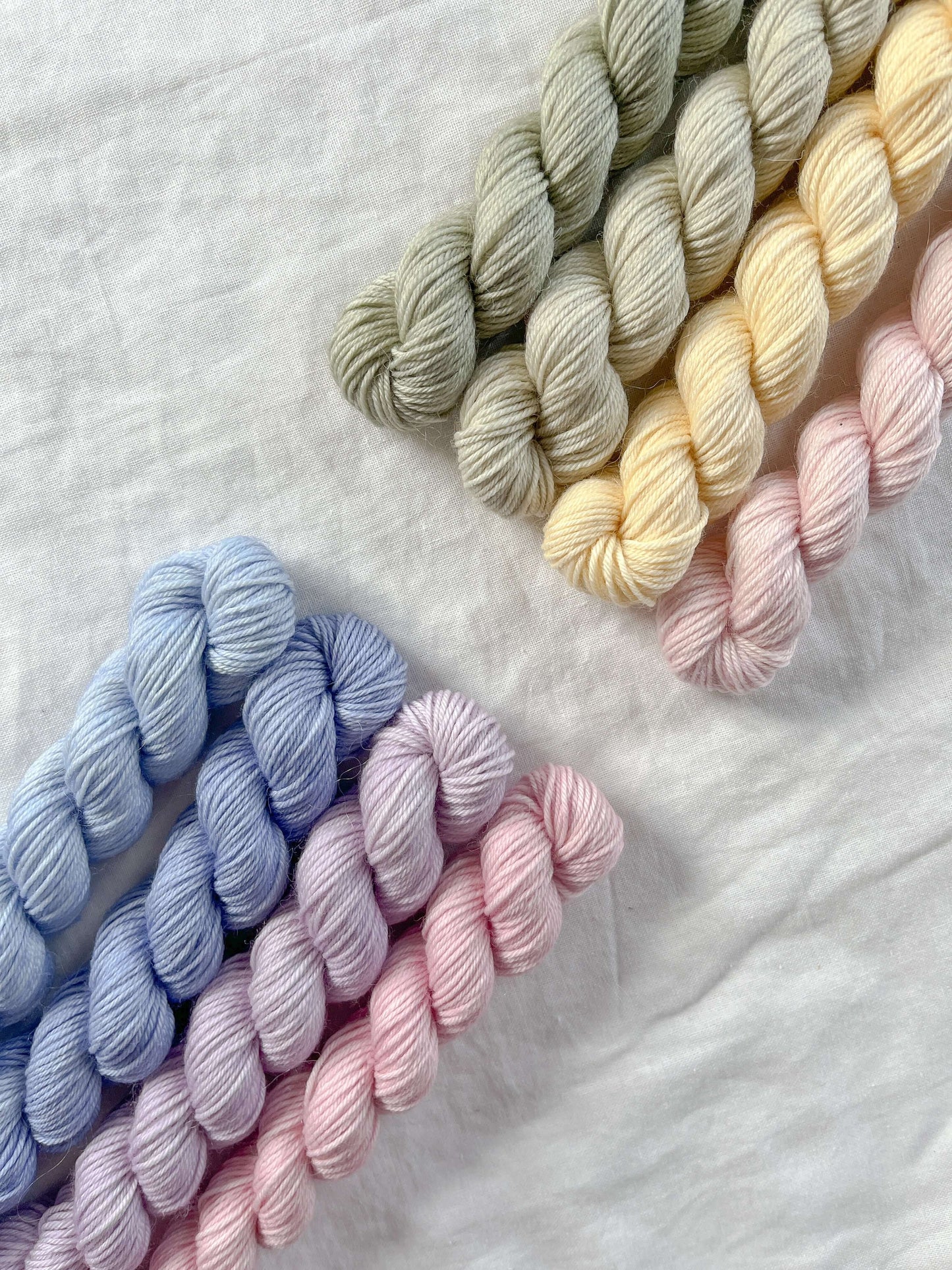 Petite Merino Minis (5 stk) - Håndfarget garn - Oliva Fibers & Design