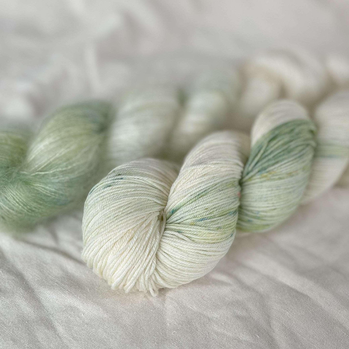 Spring Greens - Håndfarget garn | Oliva Fibers & Design