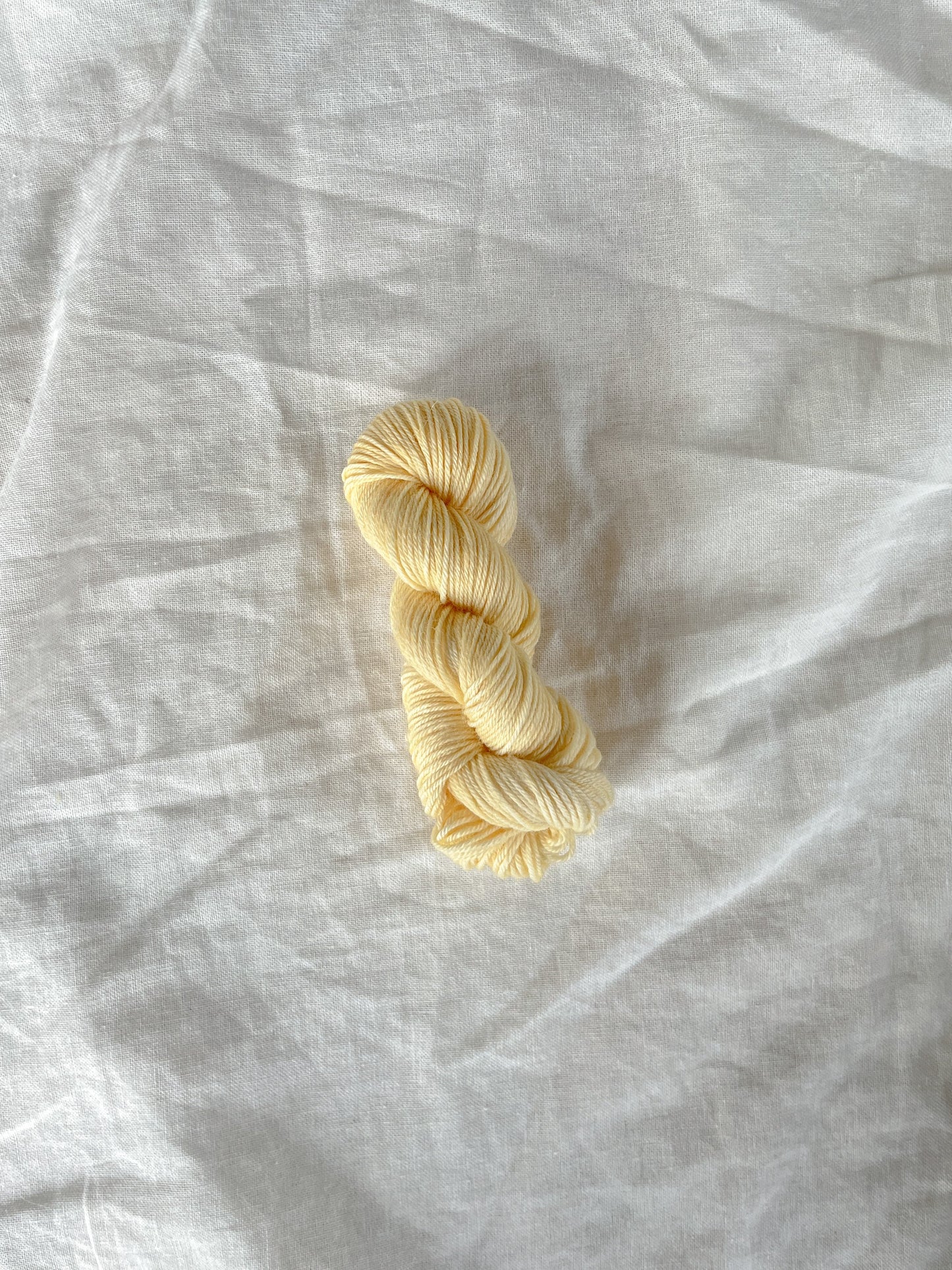 Vanilla - Håndfarget garn - Oliva Fibers & Design