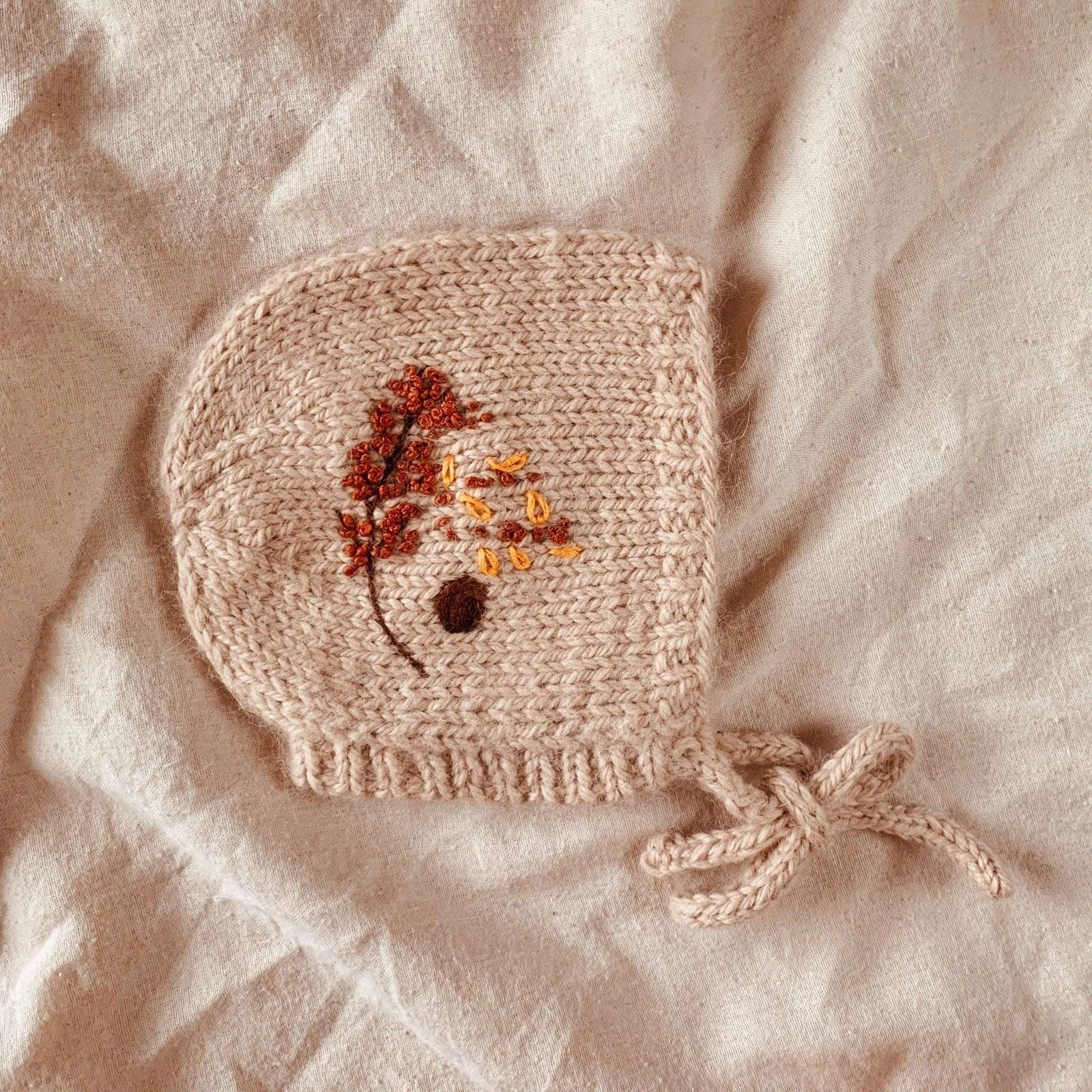 Høstløvkyse // Fall Leaf Bonnet (English & Norwegian) - Strikkeoppskrift/Pattern - Oliva Fibers & Design