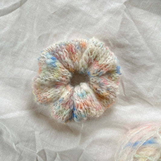 Fluffy Scrunchie - Gratis strikkeoppskrift | Pinnerihand