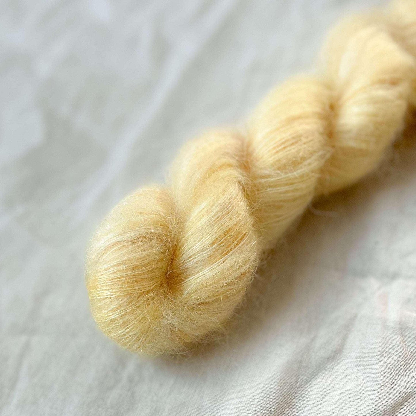 Påskelilje - Håndfarget garn | Oliva Fibers & Design