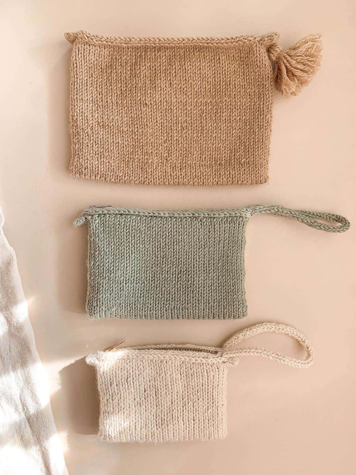Sleek Purse (English & Norwegian) - Strikkeoppskrift/Pattern - Oliva Fibers & Design