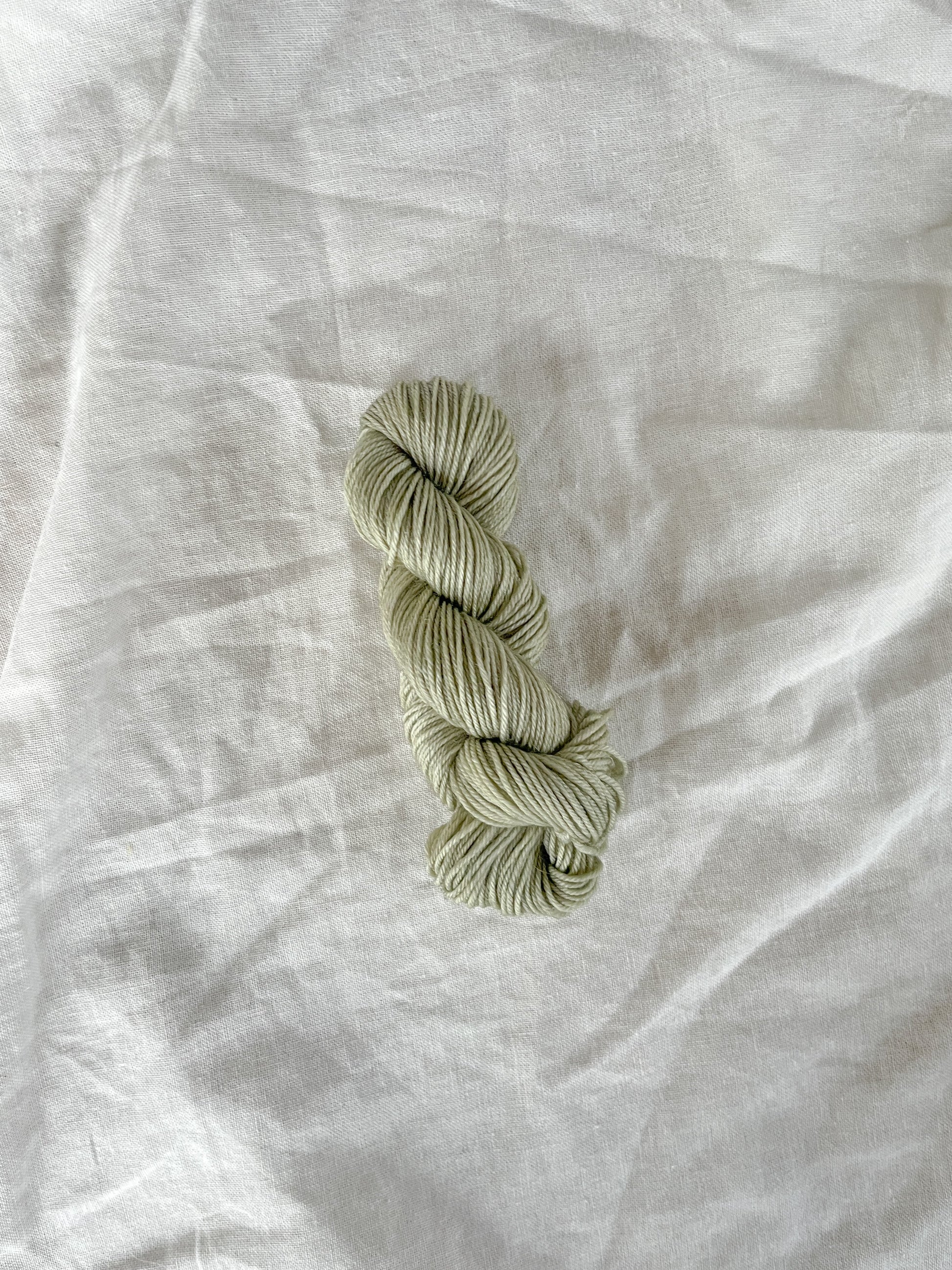 Grounded - Håndfarget garn - Oliva Fibers & Design