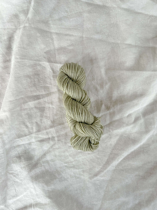 Grounded - Håndfarget garn - Oliva Fibers & Design
