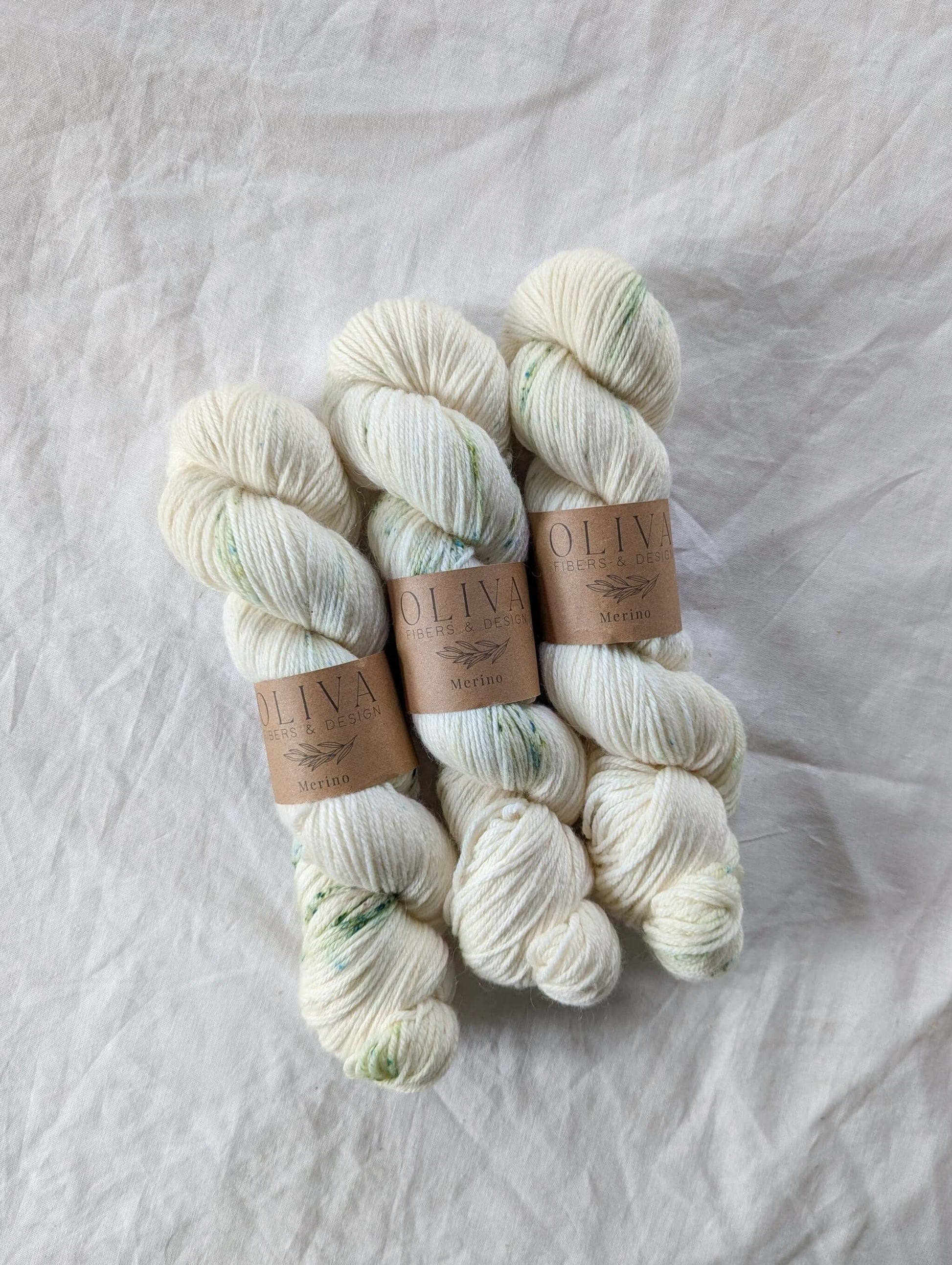 Påfugl - Håndfarget garn - Oliva Fibers & Design