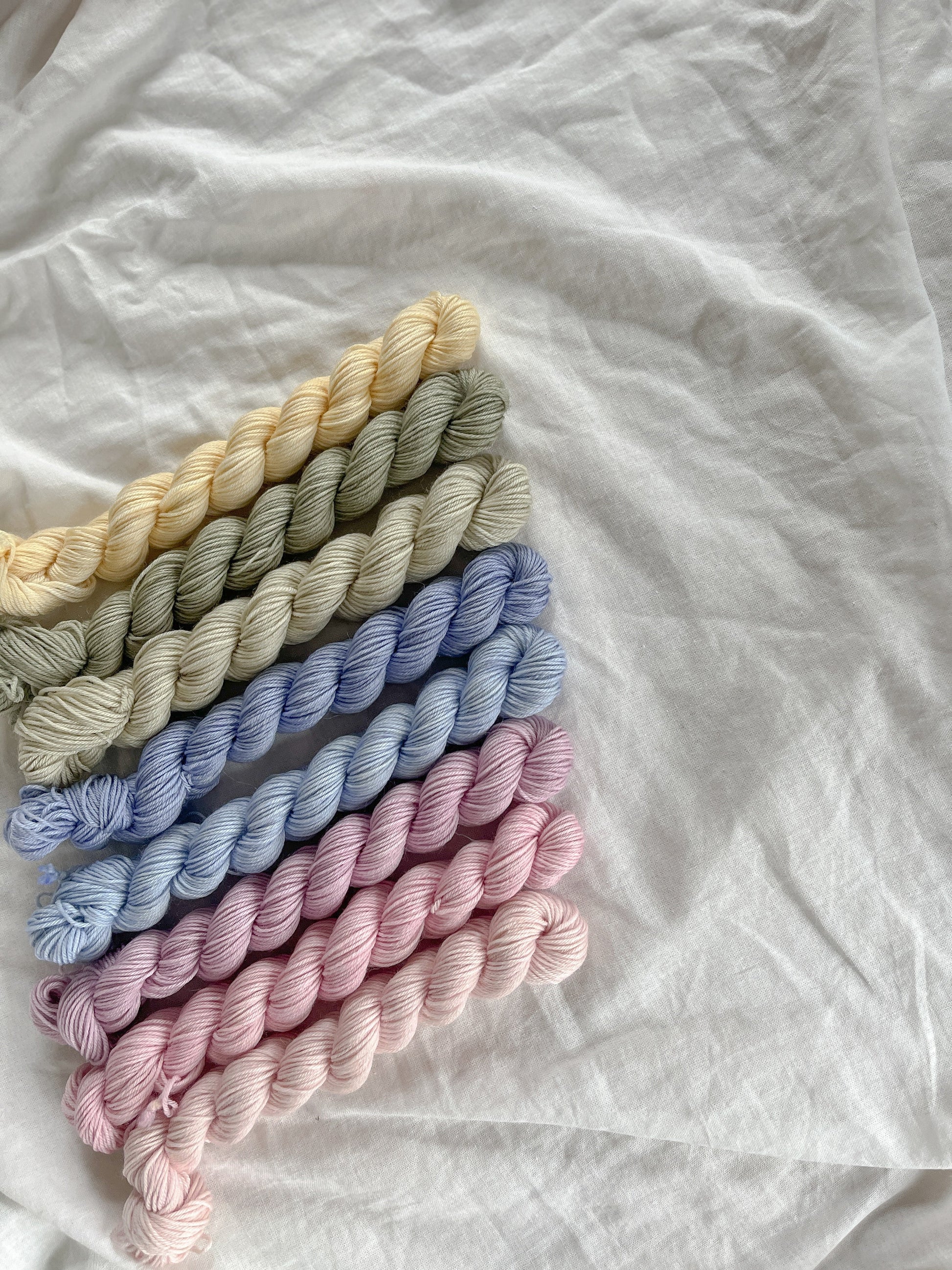 Petite Merino Minis (3 stk) - Håndfarget garn - Oliva Fibers & Design