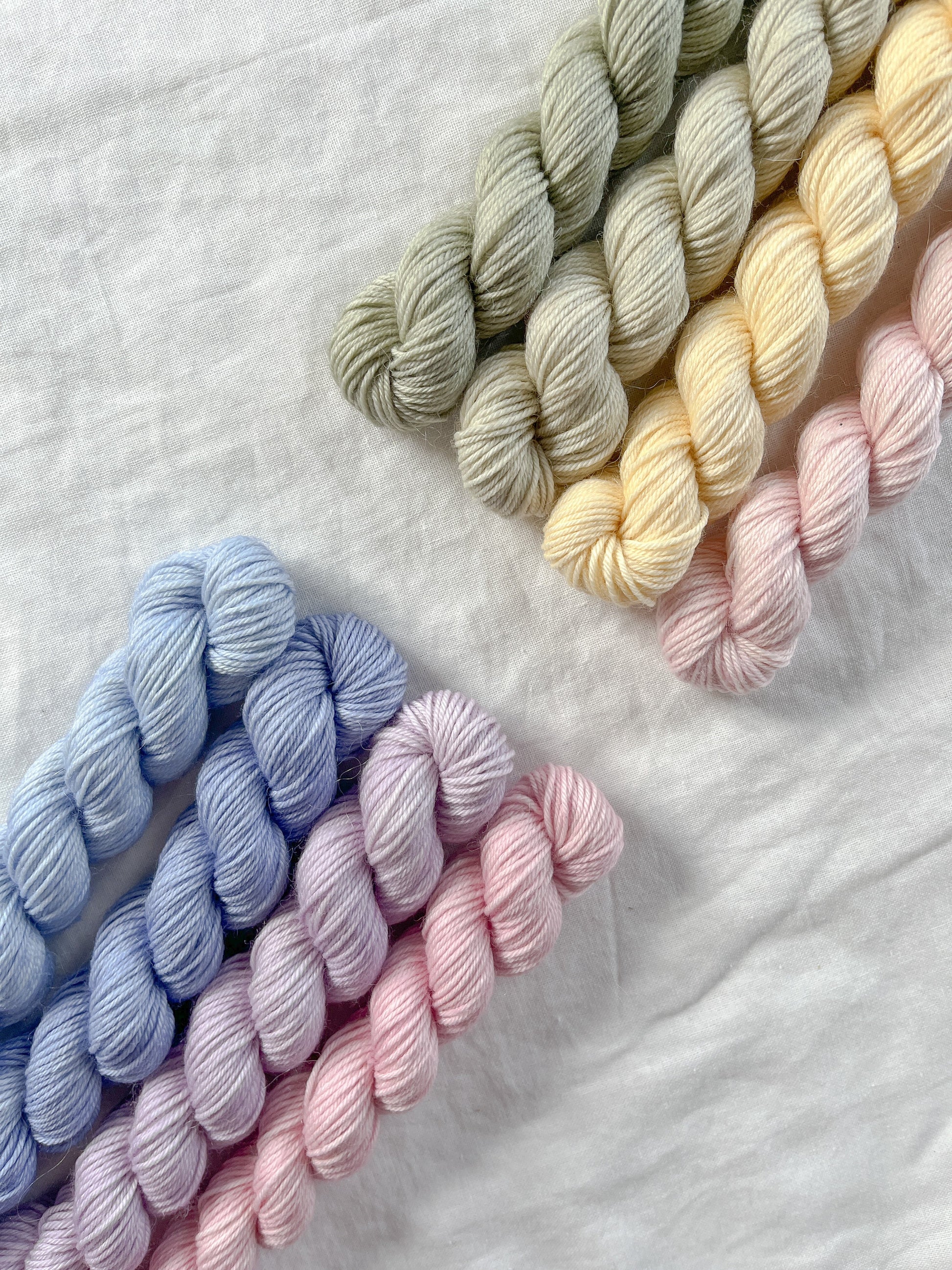 Petite Merino Minis (5 stk) - Håndfarget garn - Oliva Fibers & Design