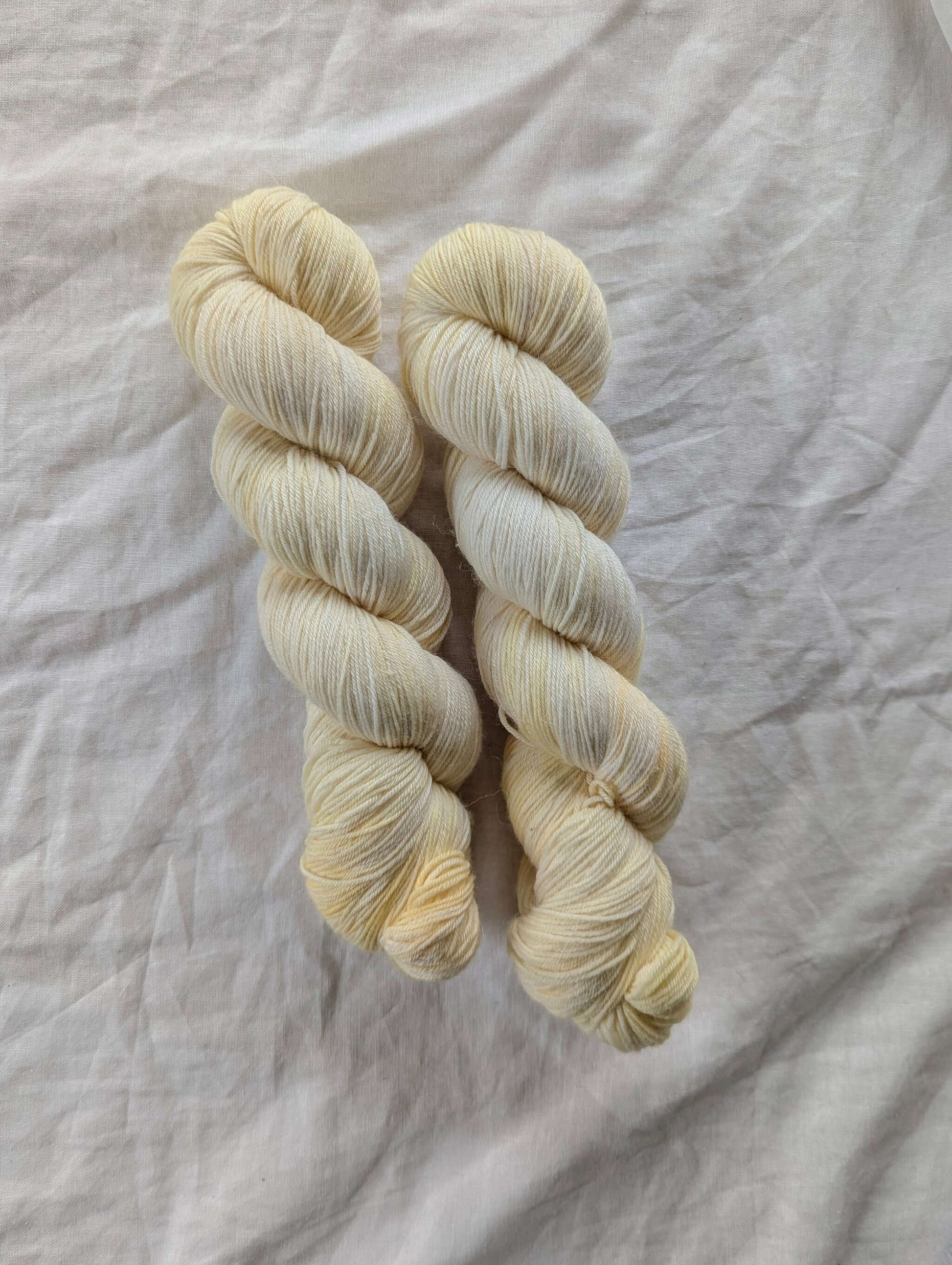 Sunshine - Håndfarget garn - Oliva Fibers & Design